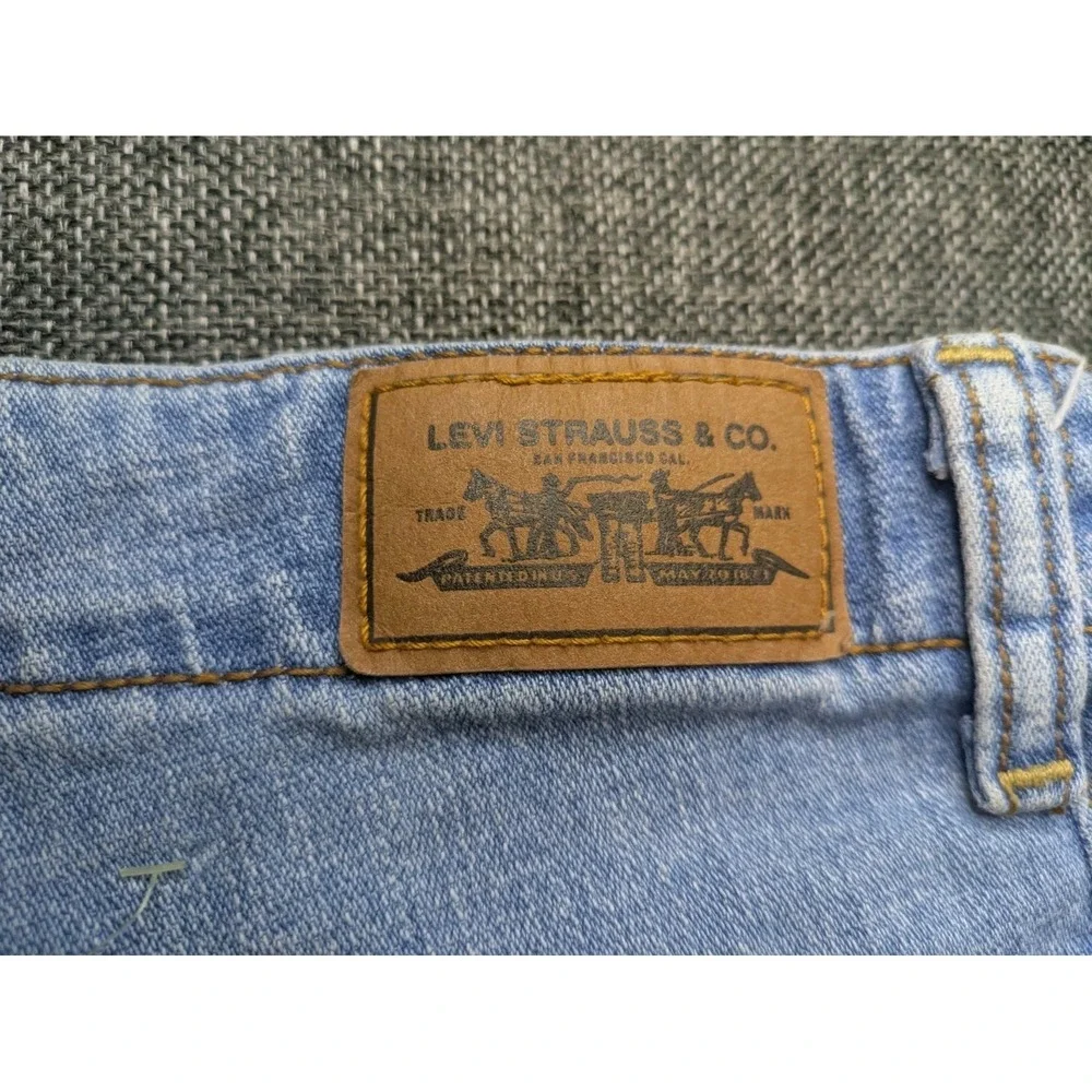 Levis 515 Women's Jeans Blue Light Wash Denim Capri Cuffed Pants Size 10